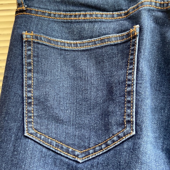 Jean - Picture 3 of 4